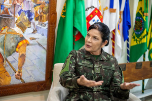 "Somos corajosos. Isso faz parte do nordestino", diz recifense que se tornou a 1&ordf; mulher general do Ex&eacute;rcito
