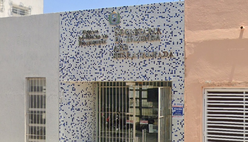Homem é preso após invadir a Secretaria da Fazenda em Serra Talhada, no Sertão de Pernambuco/Foto: Google Street Views
