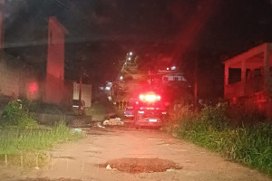 Homem morreu no local.