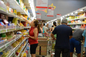 Infla&ccedil;&atilde;o medida pelo IPCA em 12 meses at&eacute; abril deste ano foi de 4,39%, segundo o IBGE