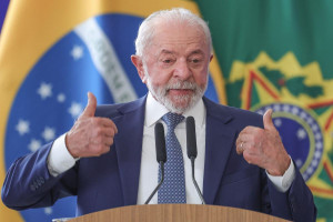 Avalia&ccedil;&atilde;o negativa do governo Lula oscila para 39%, aponta Datafolha; 30% o consideram bom ou &oacute;timo. 