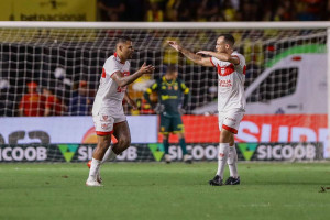Mikael fez o primeiro gol do CRB