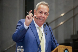 Presidente da Alepe, &Aacute;lvaro Porto (MDB)
