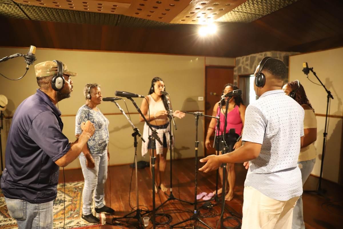 O Coco do Pneu gravou o disco no Estúdio Fábrica, em 2025 (Sérgio Melo/Divulgação)