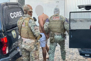 Suspeitos de chefiar o tr&aacute;fico de drogas s&atilde;o presos durante opera&ccedil;&atilde;o em Barreiros, Mata Sul