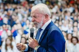 Segundo Lula, a opera&ccedil;&atilde;o foi "a grande mentira do s&eacute;culo XXI nesse pa&iacute;s"