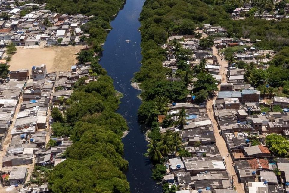 Comunidades sofrem com falta da dragagem do Rio Beberibe/Foto: Rafael Vieira/DP Foto