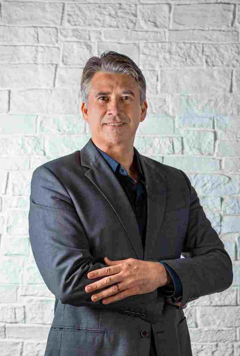 Dárcio Macêdo, VP de Marketing e Relações Institucionais da Surfix — primeiro e único Data Center Tier III Facility do estado — reforça a importância da atualização da infraestrutura digital