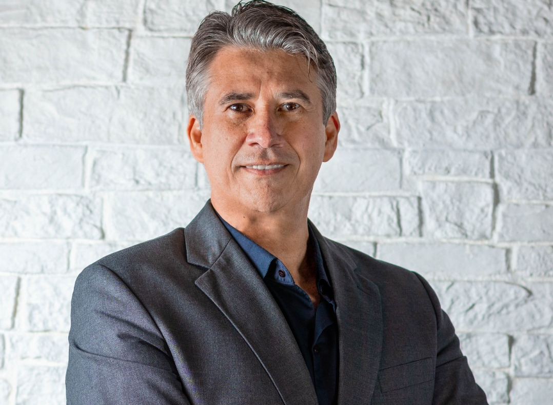 Dárcio Macêdo, VP de Marketing e Relações Institucionais da Surfix — primeiro e único Data Center Tier III Facility do estado — reforça a importância da atualização da infraestrutura digital/Divulgação/Surfix