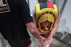 Integrantes de organizada do Sport teriam planejado emboscada contra rivais, diz pol&iacute;cia
