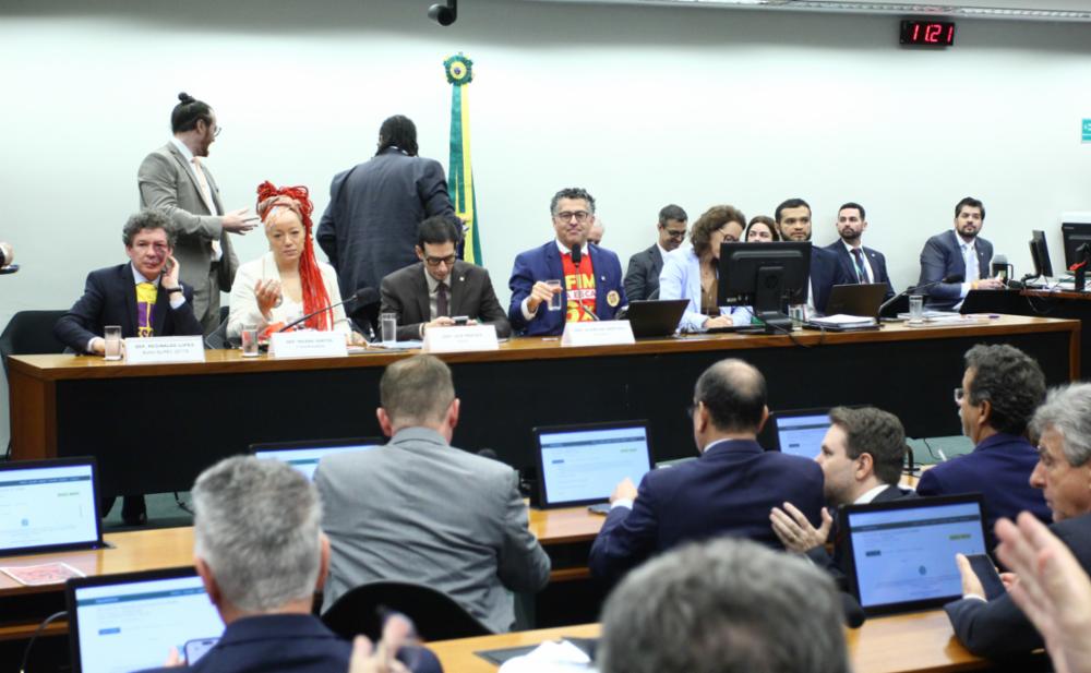 Comissão discute PEC do fim da escala 6x1
/Vinicius Loures / Câmara dos Deputados