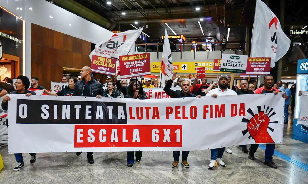 CUT convocou os trabalhadores se manterem mobilizados para pressionar o Senado na análise do fim da escala 6x1/Fabiano Polayna/Siemaco-SP