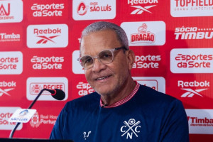 H&eacute;lio dos Anjos, treinador do N&aacute;utico