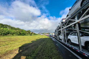 Protesto por conta de pris&atilde;o congestiona mais de 10km na BR-232 na Zona da Mata