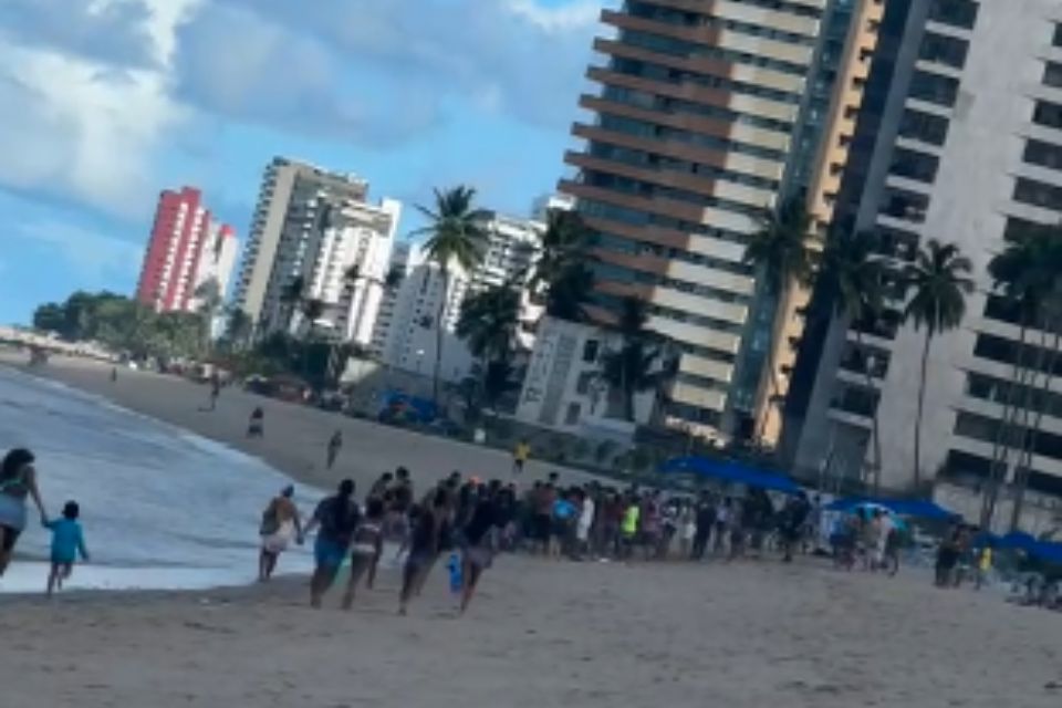 Ataque aconteceu por volta das 13h30 deste domingo (31), na Praia de Piedade, em Jaboatão dos Guararapes, no Grande Recife/Foto: Reprodução/Cortesia