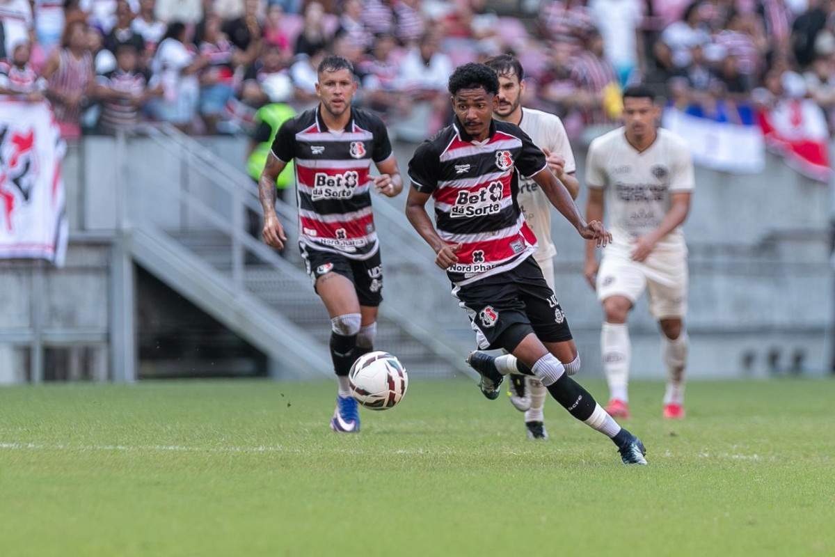 Vitinho, meia do Santa Cruz/Rafael Vieira