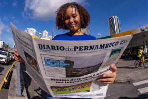 Diario de Pernambuco retoma edi&ccedil;&atilde;o impressa de segunda-feira com distribui&ccedil;&atilde;o especial nas ruas do Recife