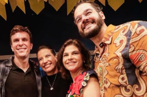 Governadora Raquel Lyra (PSD) ao lado da vice-governadora Priscila Krause (PSD) e os pr&eacute;-candidatos ao Senado, Miguel Coelho (UB) e T&uacute;lio Gadelha (PSD)
