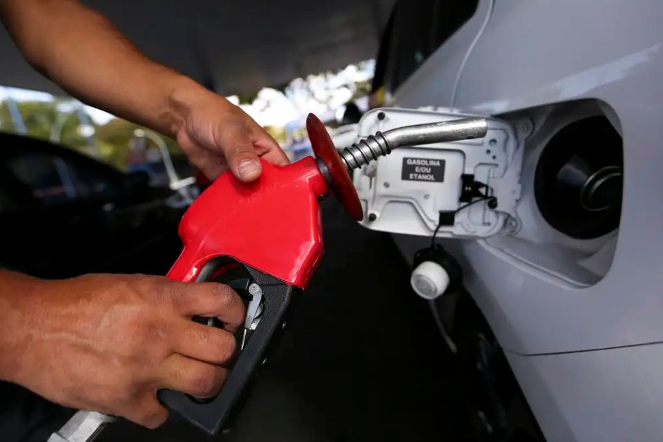 O preço mínimo do litro de etanol registrado no país na semana foi de R$ 2,95, em um posto de São Paulo/Marcelo Camargo/Agência Brasil