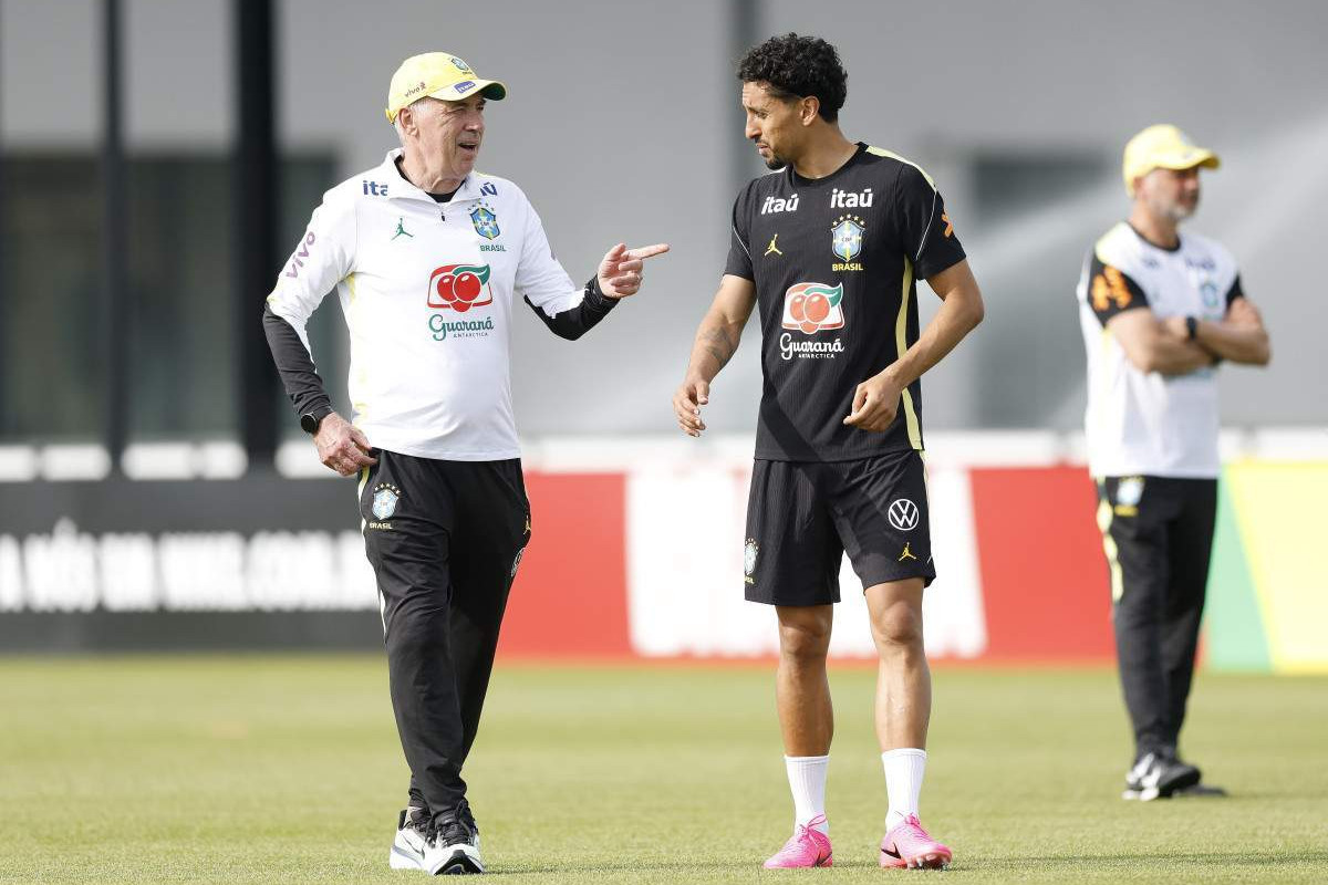 Técnico Carlo Ancelotti e o zagueiro Marquinhos em treino da seleção brasileira/Rafael Ribeiro/CBF