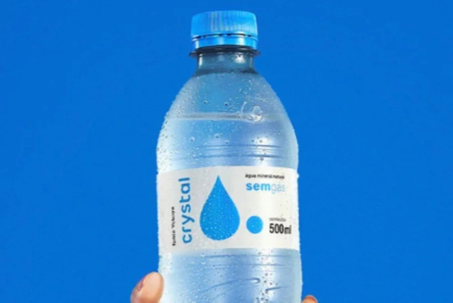 Água Mineral Sem Gás da marca Crystal/Reprodução