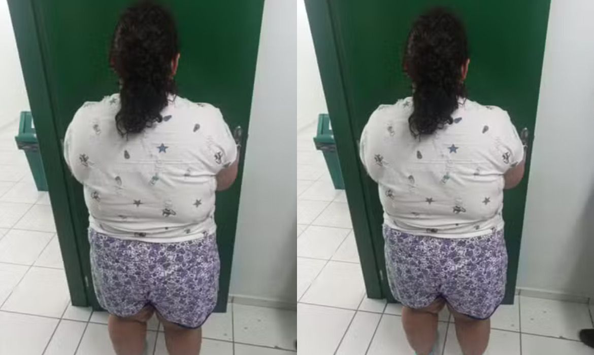 Mulher de 37 anos é presa após fingir ser adolescente de 12 e viver como filha adotiva/Reprodução