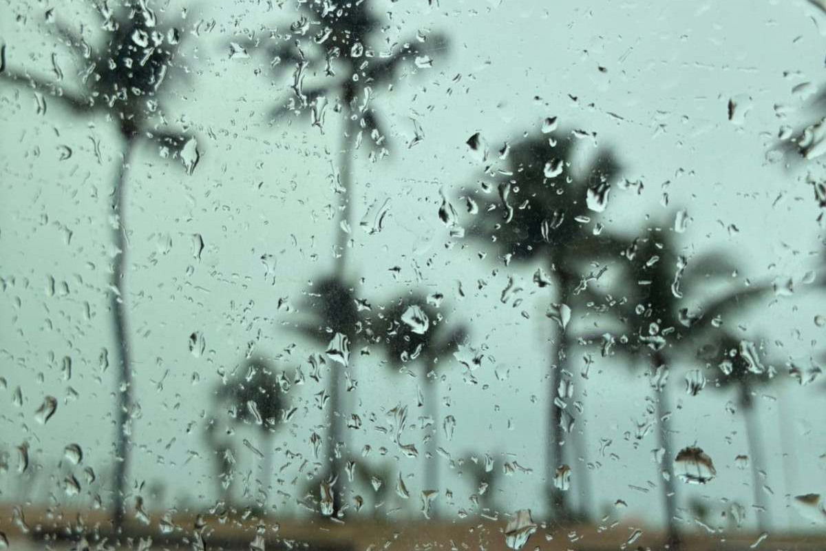 Foto ilustrativa de chuva no Recife/DP