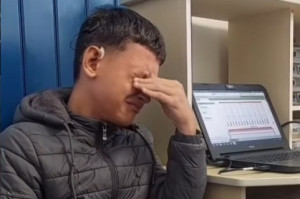 O adolescente voltou a ouvir com o aux&iacute;lio de um implante coclear 
