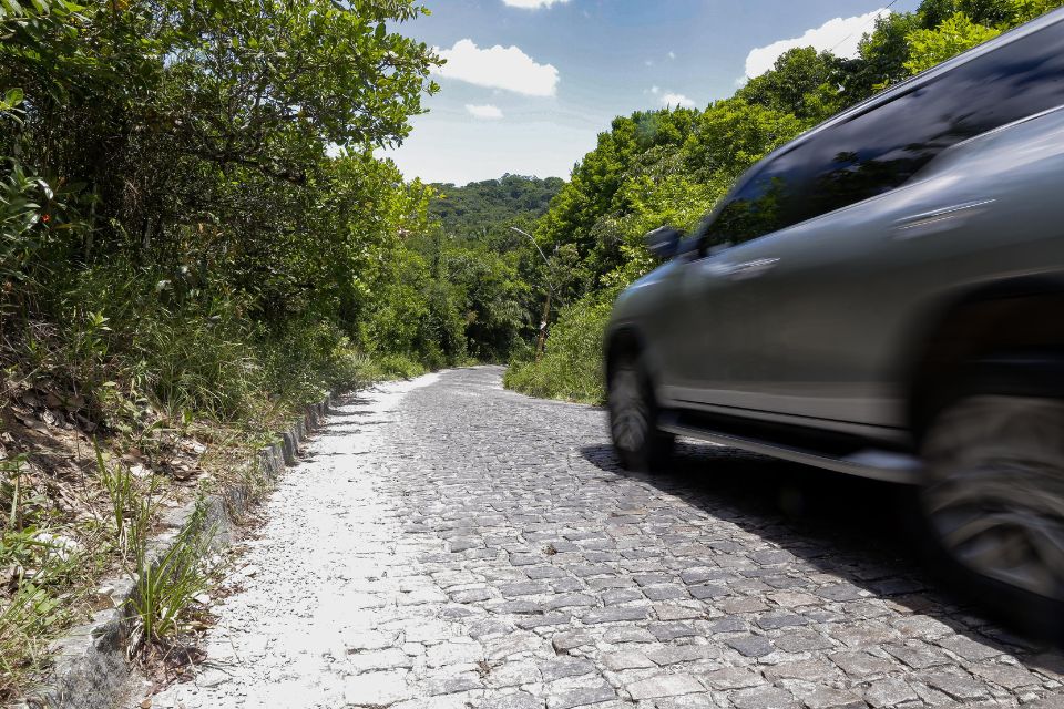 O DER-PE orienta que os motoristas programem seus deslocamentos com antecedência e observem atentamente a sinalização colocada na região.
/Foto: Rafael Vieira/DP