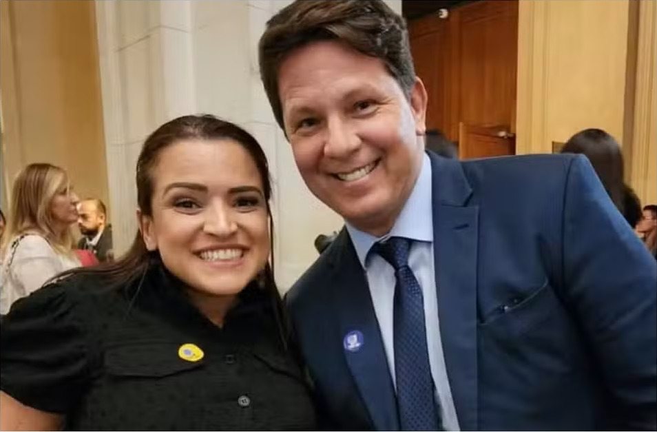 Além de pagar advogados de Mário Frias, a ONG de Karina usou a emenda do parlamentar para fazer uma contratação/Reprodução/Redes Sociais