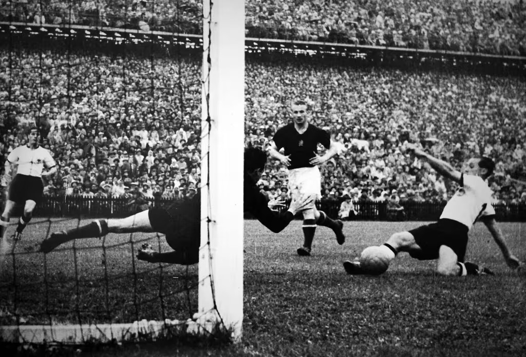 Alemanha bateu a Hungria e foi campeã em 1954 (Fifa Divulgação)