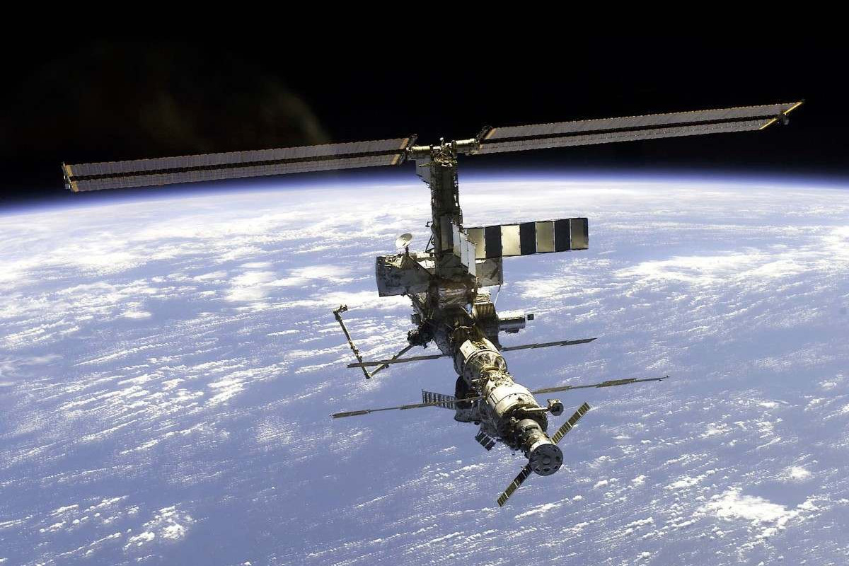 Estação espacial internacional (ISS, na sigla em inglês) vista do ônibus espacial americano Atlantis/Handout/NASA/AFP