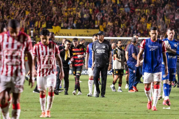 H&eacute;lio dos Anjos, t&eacute;cnico do N&aacute;utico