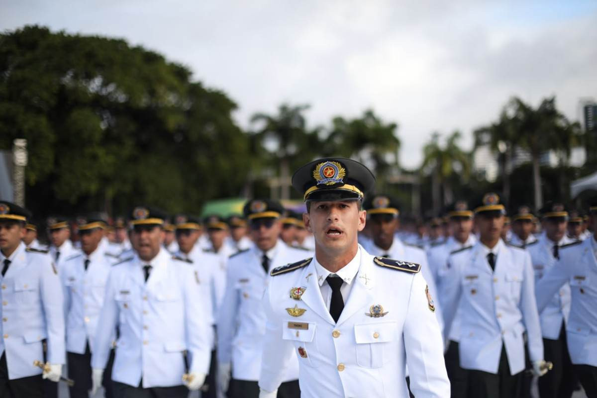 Formatura de novos oficiais da PMPE (Foto: Hesíodo Góes/Secom)