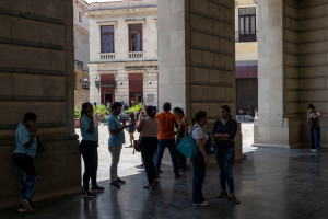 Trabalhadores chegaram a evacuar pr&eacute;dios em Havana, Cuba, durante o terremoto que foi sentido por cerca de 20 minutos