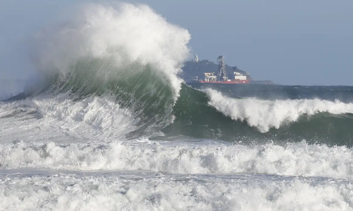Fenômeno climático global resulta de elevações nos ventos e nas temperaturas da superfície do mar sobre o Oceano Pacífico tropical/FERNANDO FRAZÃO/AGÊNCIA BRASIL