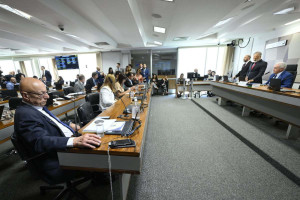 Mat&eacute;ria segue com requerimento de urg&ecirc;ncia para an&aacute;lise do Plen&aacute;rio