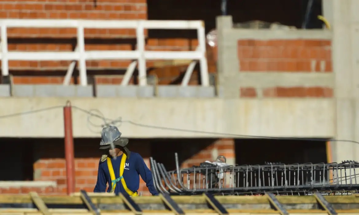 O levantamento revela que as empresas classificadas no grupo construção de edifícios são as maiores empregadoras/MARCELLO CASAL JR/AGÊNCIA BRASIL