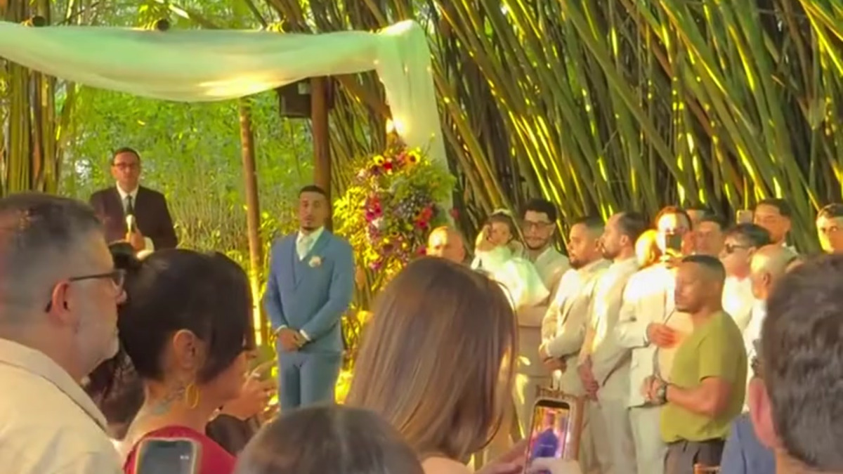 Homem passa mal e quase desmaia no altar após chegada da noiva/Reprodução/Redes sociais