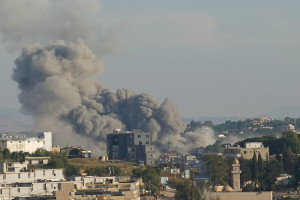 Ataques a&eacute;reos atingiram a cidade de Nabatieh, no sul do L&iacute;bano