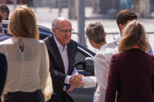 No mesmo carro, Alckmin e Jo&atilde;o Campos chegam ao Complexo de Suape nesta sexta-feira