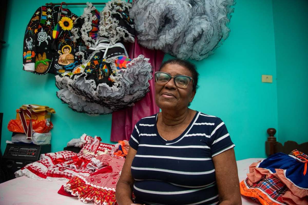 Homenageada do São João do Recife 2026, Mãe Nena mantém viva a tradição dos figurinos juninos/Foto: Karol Rodrigues/DP Foto