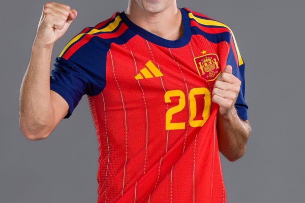 Camisa I da Espanha para a Copa do Mundo 2026 (Divulgação/Fifa)