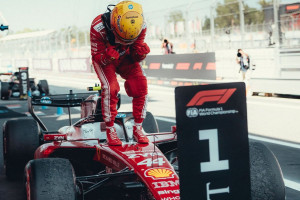 Hamilton, piloto da Ferrari