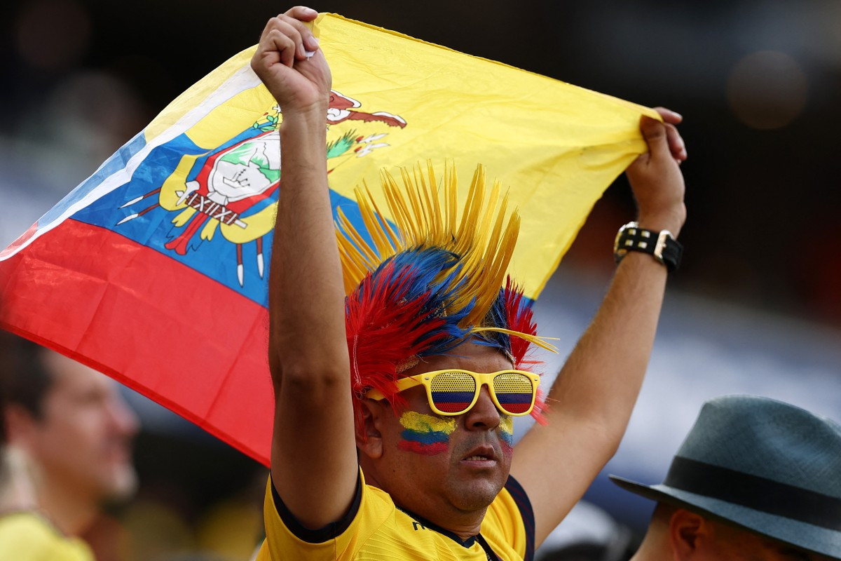 Torcedores do Equador/CHARLY TRIBALLEAU / AFP