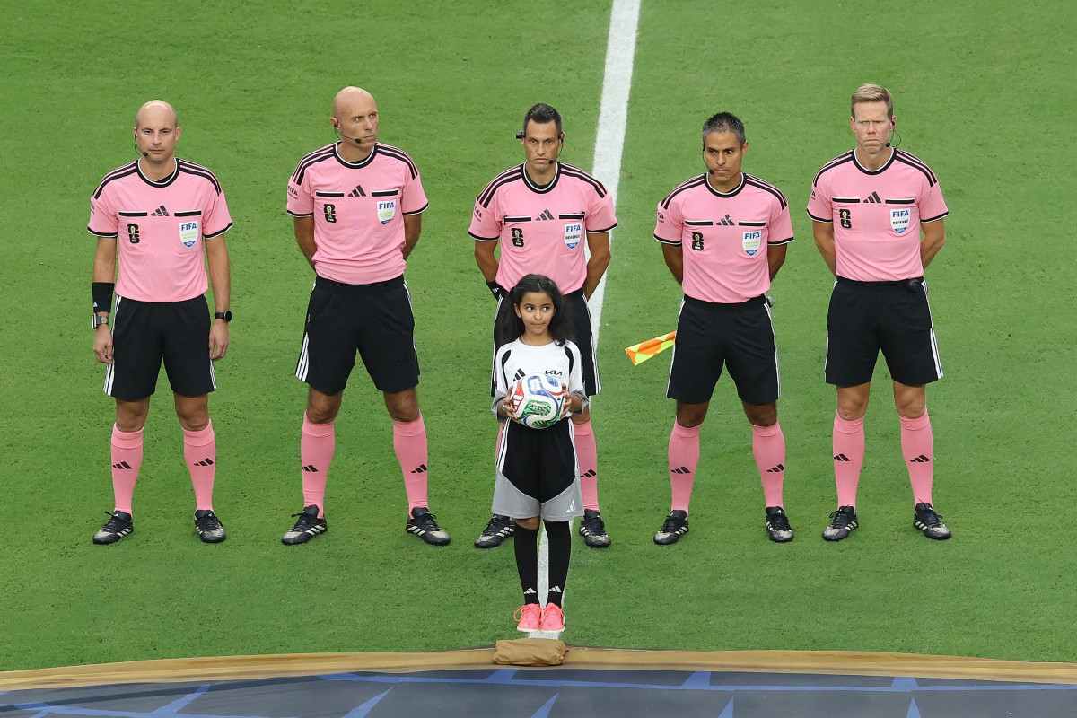 Equipe de arbitragem de Arábia Saudita x Uruguai na Copa do Mundo 2026/Molly Darlington / AFP