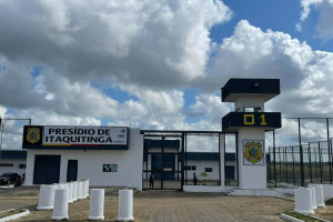 Ex-diretor de pres&iacute;dio &eacute; levado para unidade de Itaquitinga ap&oacute;s decis&atilde;o do TJPE