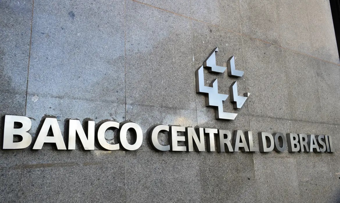 Para 2027 e 2028, a projeção é que a Selic seja reduzida para 12% ao ano e 10,25% ao ano, respectivamente/MARCELLO CASAL JRAGÊNCIA BRASIL