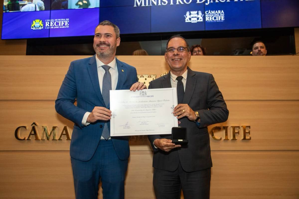 Juiz federal Élio Siqueira ganha Medalha de Mérito /Foto: Karol Rodrigues/DP Foto
