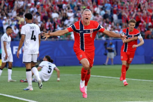 Com show de Haaland, Noruega goleia Iraque em sua estreia no Mundial